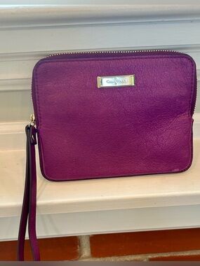 Cole Haan Deep Purple Pebbled Leather Wristlet Clutch Gold Logo Zip Pouch Womens